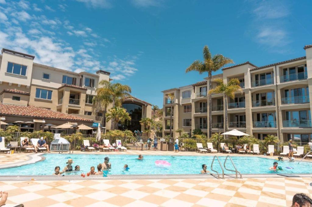 Dolphin Bay And 4*