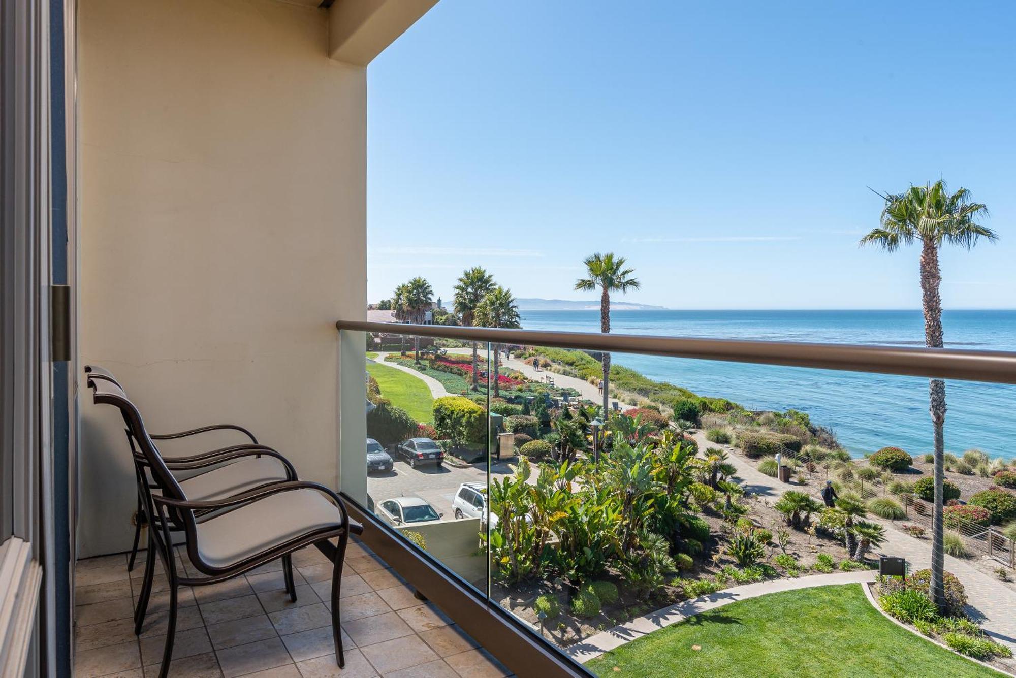 Resort Dolphin Bay And 4*
